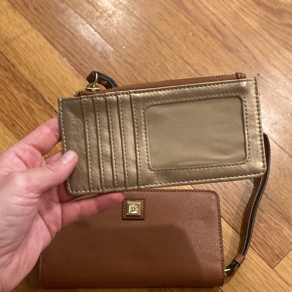 Brown clutch with removable mini wallet - Picture 4 of 4
